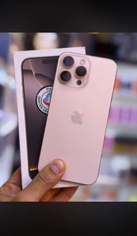 آيفون ١٦ برو ماكس • بطارية ١٠٠٪ • ضمان