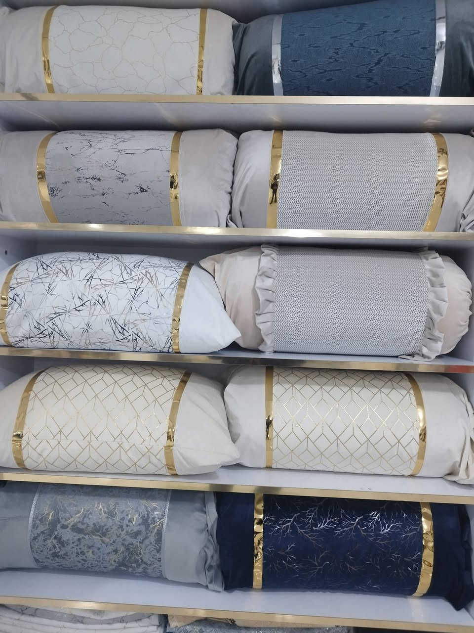 ڕەنگە جوان و تایبەتەکانی ماڵی میر
کە لەگەڵ هەستەکانتدا دەدوێت 🤗
🪡
ئەوەی تۆ تەمەننای دەکەیت ، ئێمە بۆت فەراهەم دەکەین 😊
🪡
کوالیتی و دیزاینی جیاواز و نرخی گونجاو ناسنامەی ئێمەن 🫡
🪡
ناونیشان 🎯
کەلار .. بازاڕ .. نزیک گەراجی شەهیدان .. تەنیشت نوسینگەی سروە .. بەرامبەر کۆترەکانی ناو حەدیقەکە ..
🪡
بۆ پەیوەندی📠
***********
🪡
بە تاک☝ و بە کۆ✋ بەردەستە 
🚗🚗🚗
گەیاندن هەیە بۆ هەموو کوردستان و عێراق
