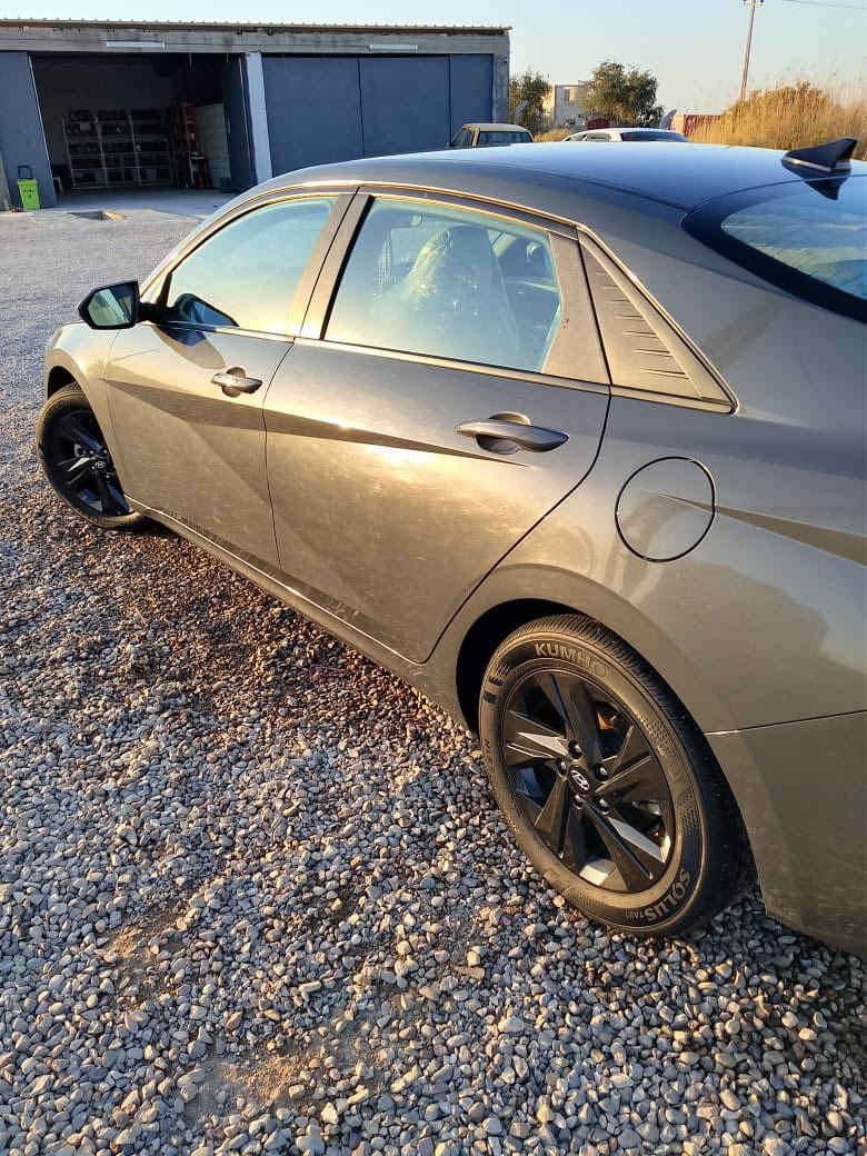 السلام عليكم
هونداي لانتره 2023حره بدون رقم تترقم جميع المحافظات بيه 3قطع بدون ضرر عابر سياره جديده ما ناقصه شي موصفات تحكم استيرن بصمه تشغيل بصمه أبواب ردارات جانبيه شاشه كامره دواره 3وضعيات قياده سعر 115وبيه مجال رقم صاحب السياره ***********مكان السماوه المركز مگلف بل نشر
