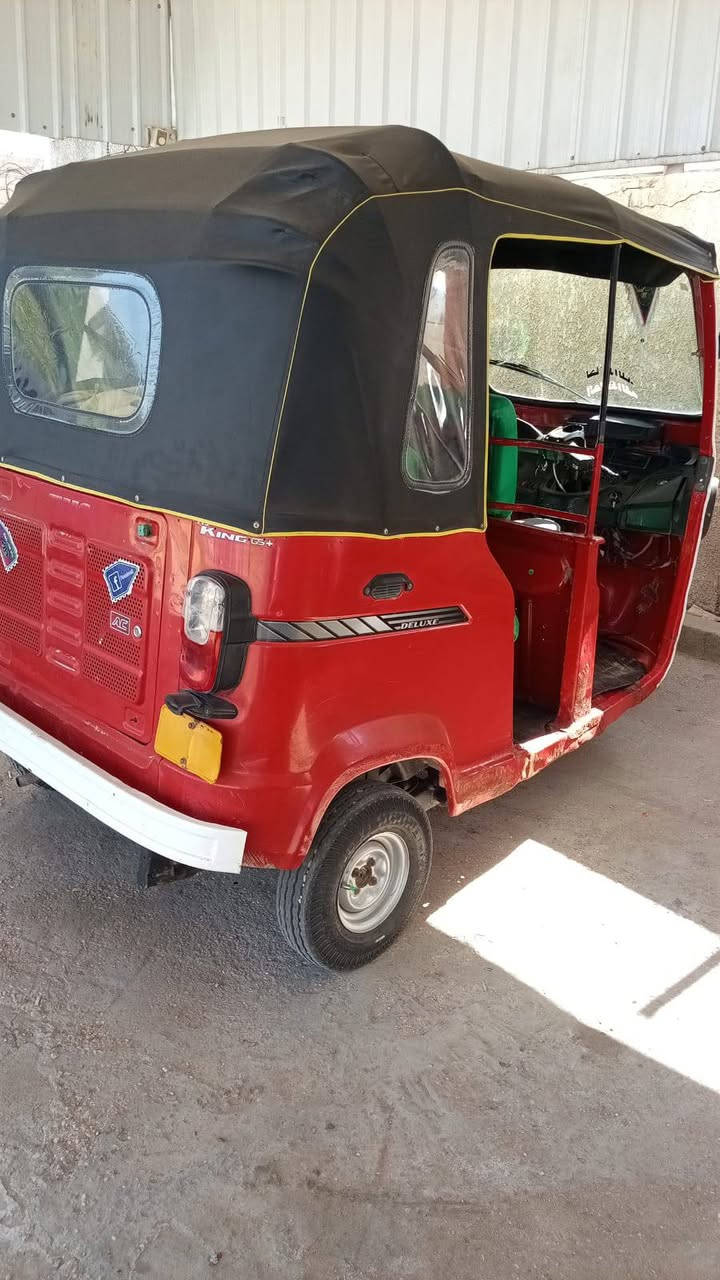 تكتك للبيع موديل ١٨ اوراق اصولي تكتك جهازه من كلشي مابيه اي شي لاضربه ولا صبغ ع البلادي مكينه خير من الله كهربائياته كله شغاله تكتك شوفت عينك سعر ٣٦٠٠ وبيهه مجال حك الجيه ***********
