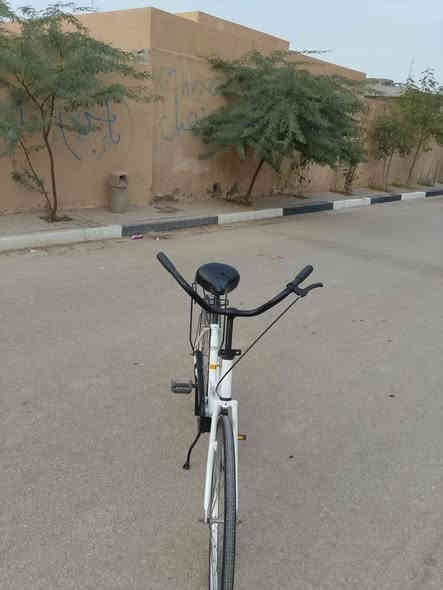 سلام عليكم
بايسكل يباني (مصبوغ)
غراضه كامله 
السعر 60 و بي مجال
المكان البصره قضاء المدينه
للتواصل ***********
