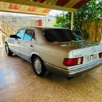 مارسدس 300 موديل 1990 سياره جديده شركه بعدها صبغ الجماليه فقط بدون حاد...