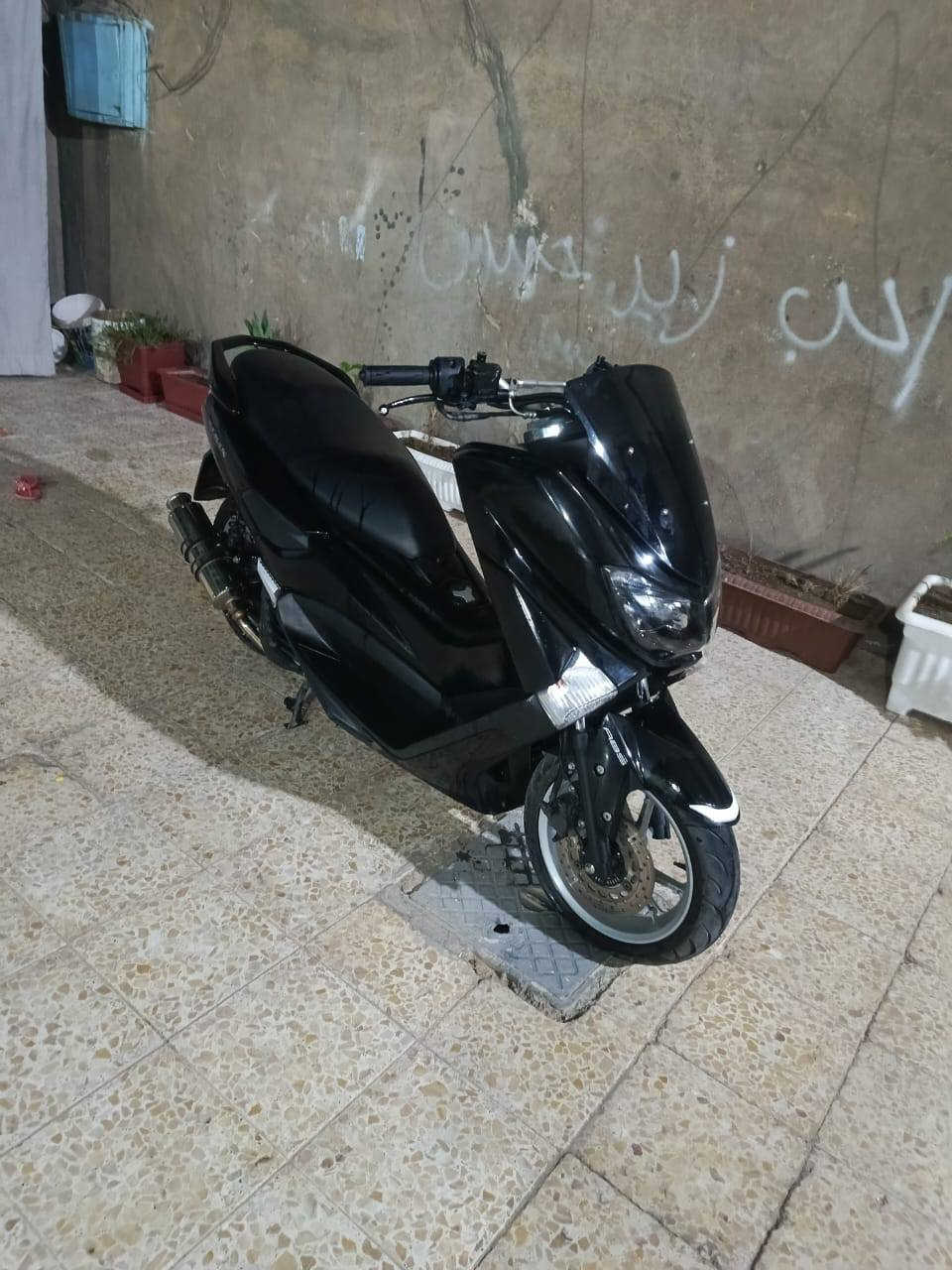 سلام عليكم دراجه أن ماكس موديل 2017 دراجه مبدل بيه بس بوشه بلادي مال اخته دراجه ناعمه ايي نقص ما بيه ستيرن رياضي صالنصه رياضي مكانه نجف سعره 14 وبيه مجال حق جيه تواصل واتساب  ***********
