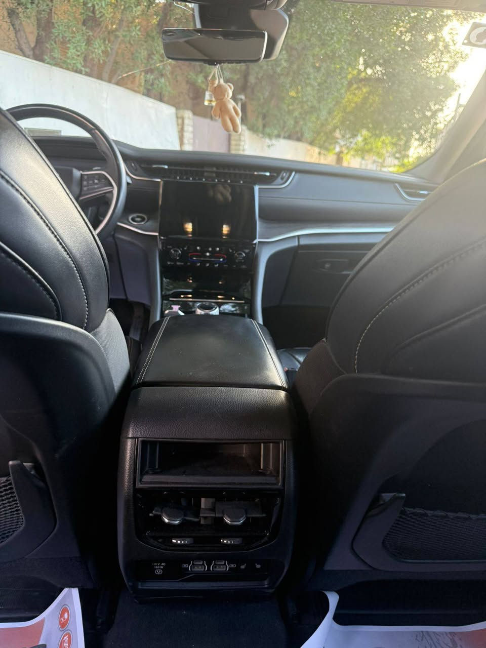 السلام عليكم رمضان كريم عليكم جيب 5 راكب لمتد إكس موديل ٢٠٢٣ حادثه جاملغ وخشم البنيد بدون ايرباك وبدون دواخل كاصه من المزاد علئ ايدي من  رقم بغداد تحويل مباشر بسمي بيع او مراوس يرهم اي استفسار واتس اب متواجد ***********
