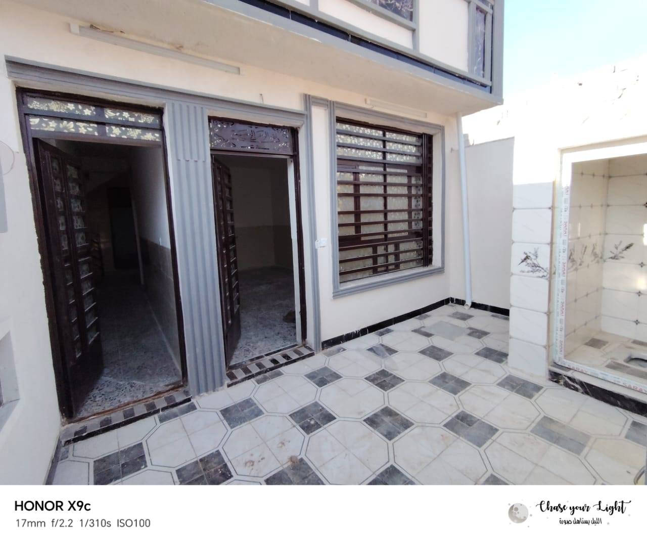 السلام عليكم مشتمل بناء حديث مصفر 
مساحة 105 البيت واضح بل صور 
الموقع بغداد بوب الشام زراعي
للاستفسار  ***********
متوفر واتساب
