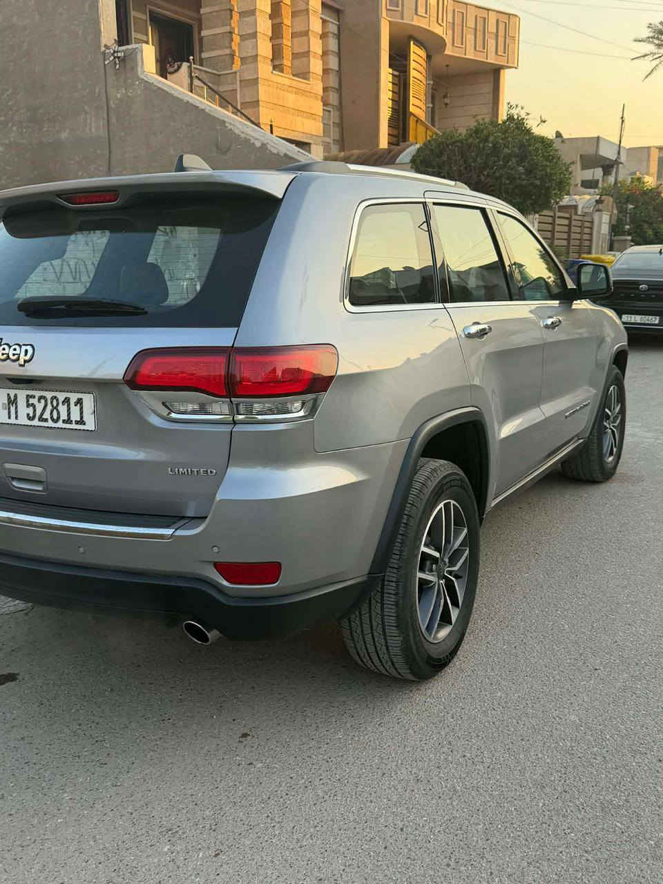 السلام عليكم
جيب شيروكي لمدد
تبديل فقط البنيد اصلي 
نصف باب 

مديل 2021

فول مواصفات 

رقم بغداد تحويل مباشر 

مكان بغداد الدوره 

بدون ايرباك ماشيه 40k

السعر 24500$

***********
