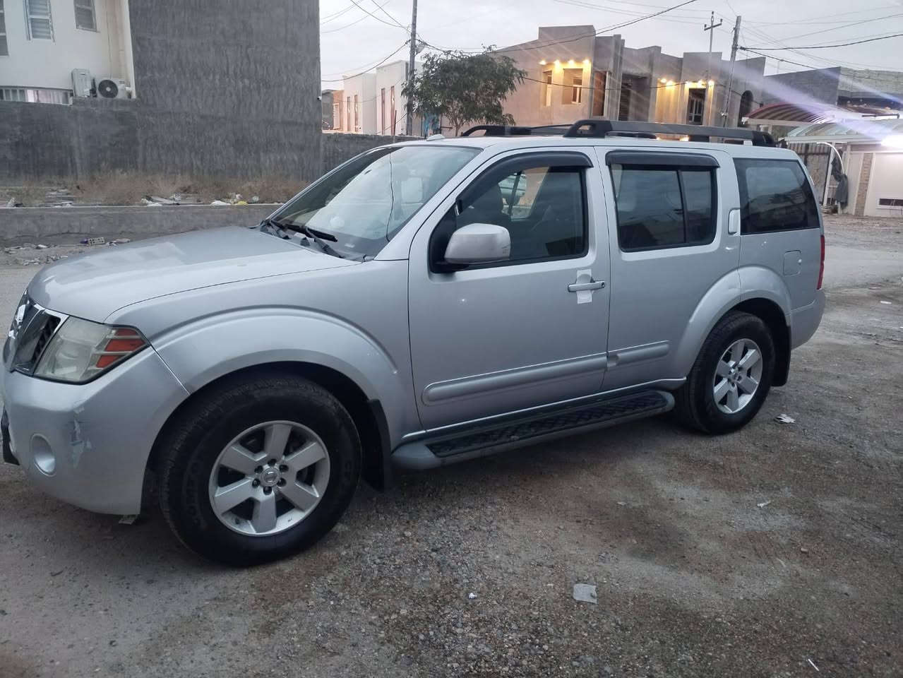 #نيسان باتفندر فول مواصفات LE
رقم انبـار
كير محرك تخم تاير كله مكفول
قطعتين كلير اثر جراد بدون حادث
كشنات جلد 
تحكمات بريك بانزين
7راكب
فتحــه سقف
مكان فلوجه السعر(105)  وبيها مجـال
‏‪0782 279 6498‬‏
