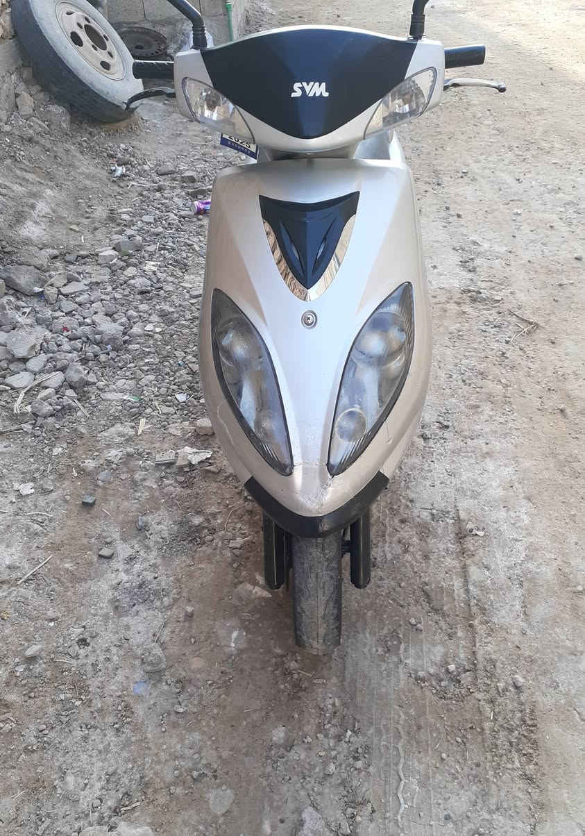 من رخصة الادمن
دراجة سايم ابوعيون للبيع 
شغالة وجاهزه دراجة نضيفه كهربائيات
بريكات كشر نضيف كما موضح قفل صندوق قفل
قفل ستيرن السعر 550 وبي مجال للشراي 
للاستفسار الاتصال ***********
