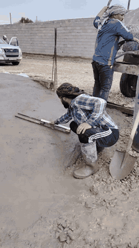 بسم الله الرحمن الرحيم كادر صب شغل درجه أوله بسعار مناسبه وكادر سبيس و...