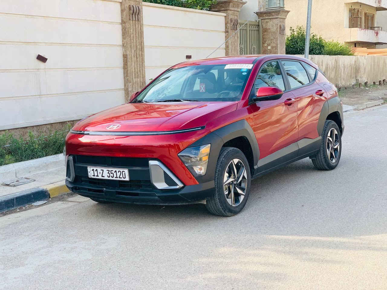 سلام عليكم للبيع 
كونا موديل 2024 
وارد امريكي ضرر بنيد فقط 
ودعاميه 
كامره 
حساس رادار محرك 2000 دوش
ماشيه 15 الف 
سياره جديده بعدها بريحه الشركه 
العنوان بغداد
السعر 163 وبي مجال بسيط 
ماكو هيج سعر مقارنه بخواتها.    ***********
