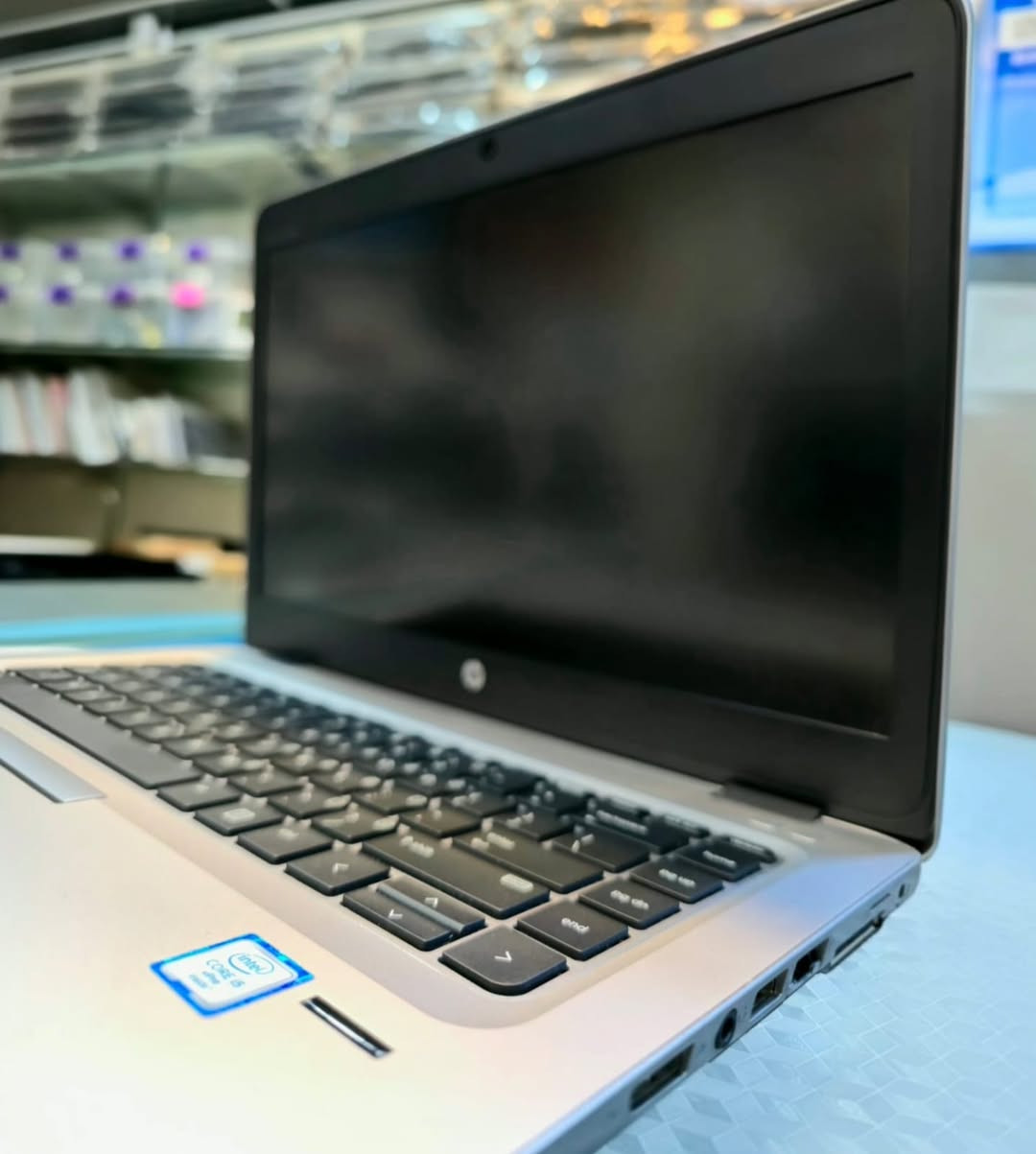 hp ELITEBOOK 840 G3
CPU : i5 6th
RAM : 8G
HARD : 256ssd
SCREEN : 14"
GPU : intel
الملحقات : 
شاحنة اصلية + حقيبة و ماوس
العنوان :
 موصل - المجموعة الثقافية ـ قرب نفق الجامعة - مجمع الغانم
للتواصل : 
***********
***********
