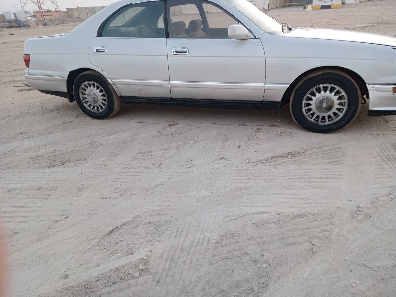 السلام عليكم سياره بطه فصل للبيع رقم بصره أ مميز مكفوله من الگص السياره نقل جثه السنويه منتهيه  راعيها موجود ويحولك موديل 93 مصبوغه عام بيها ضربه بلمدكر الخلفي ومصلحه مكينه گير تمام الحداديه الوره تعبانه كهربائيات شغاله ابيع كوم حديد مكاني بصره السعر 33وبيهامجال   ***********
