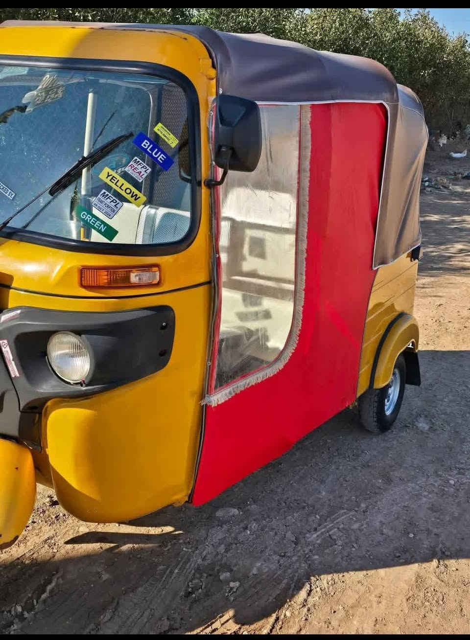 سلام عليكم تكتك البيع موديل 20 مرقم مكينه مجفته كشره بيها رشات  سعر 4400 قفل ‏‪***********‬‏
