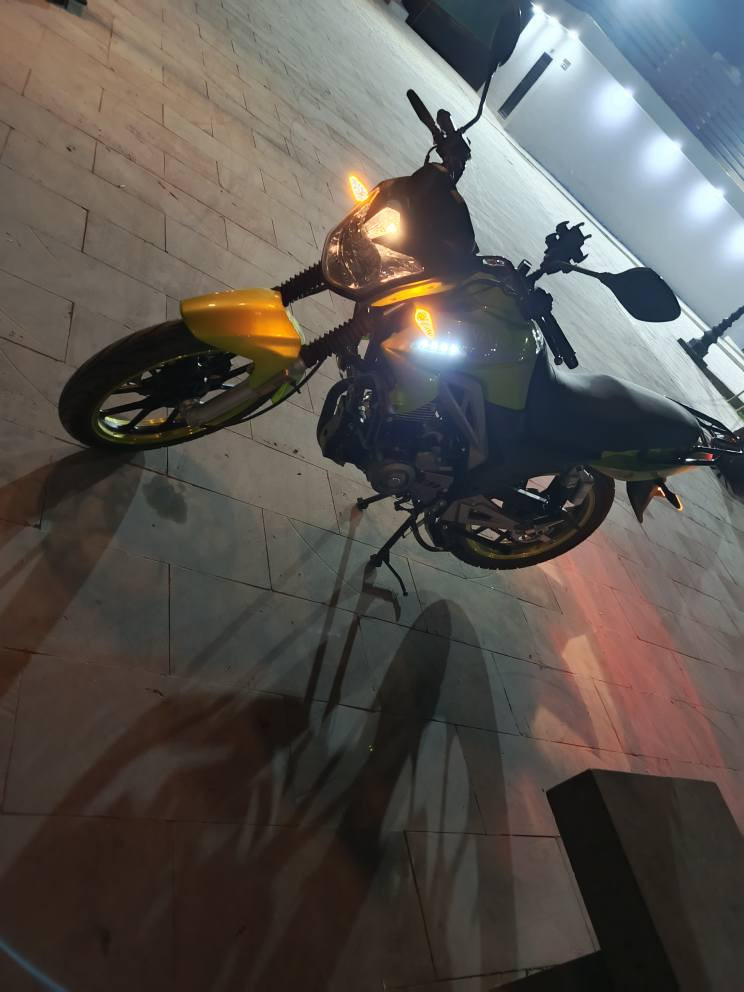 دراجة شننك محرك 250cc موديل 2023 اصولية بدون ارقام فقط اوراق و مكاتبة توها طالعه ماشية 1400 تقريبا  بيها نقوصات بسيطة موجودة بالنجف و هذا رقمي *********** النجف, العراق
