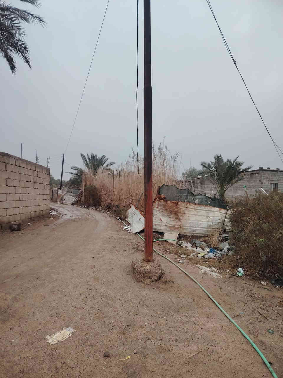 ارخص ارض ببو الخصيب
*********** 
يتوفر ألف وميه متر طابو زراعي عراقي
١١٠٠
البصره ابي الخصيب الحمزه الفوق
تبعد عن طريق الوسطي ٧٠٠ متر
واجهه عشرين متر
بصفه نهر جاري
السعر المطلوب ٨٥ وقابل للتفاوض 
للاستفسار اكثر اتصل ***********
