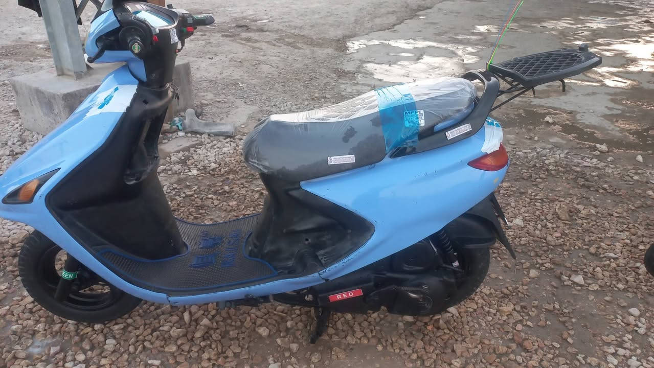 السلام عليكم دراجه فراشه للبيع فحل دسك مكينه ناعمه شلعه ومعدل تخبل كهربائيات كله شغاله اشاير لايت هورن نكره سلف سعر 325 وبيه مجال عنوان دوانيه قضاء السدير ***********
