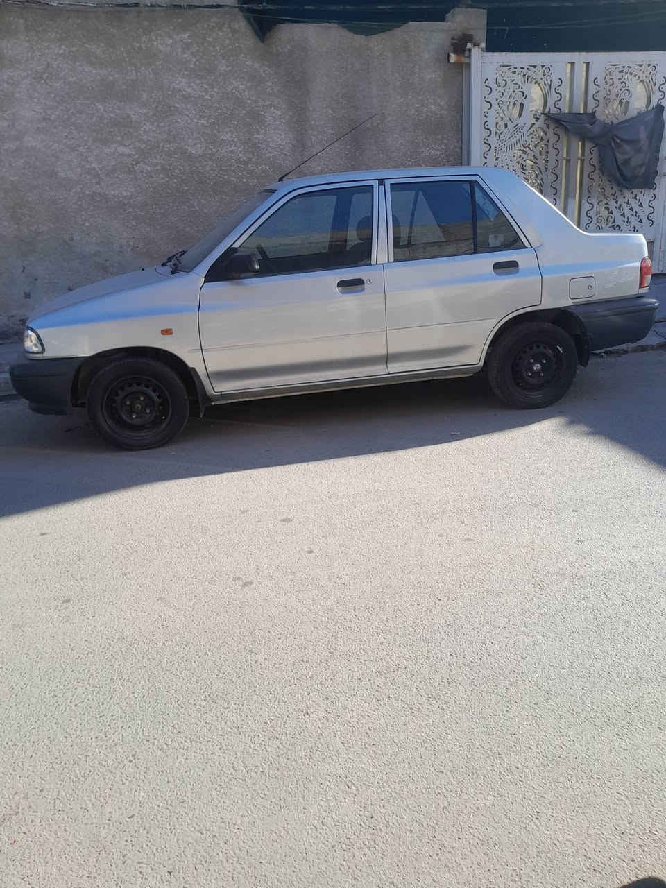 السلام عليكم
للبيع سايبا موديل 2024 سياره مكفوله 
مكان بغداد كاظميه بسمي السياره شرط التحويل 
ماشيه 38 سعر 73 اتصال ع ***********
