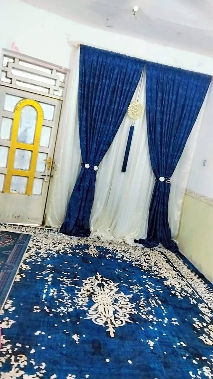 بسم الله توكلنا على الله
دارين للبيع حي النداء 
الاول مساحه 200متر طابو صرف بناء طابوك عكاده طابق واحد 
يحتوي البيت على استقبال ومطبخ وصاله وغرفتين وصحيات ومناور وساحه العنوان حي النداء بل مربع الاول بظهره شارع30 تجاري 
الثاني مساحه 100متر طابقين طابو صرف بناء حديث طابوك عكاده العنوان محافظة ميسان حي النداء بل مربع الاول بظهره شارع30 تجاري الاستفسار اتصال او واتساب 
***********
***********
