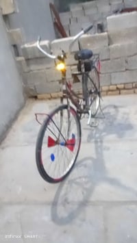 دراجة • تفاصيل ناقصة