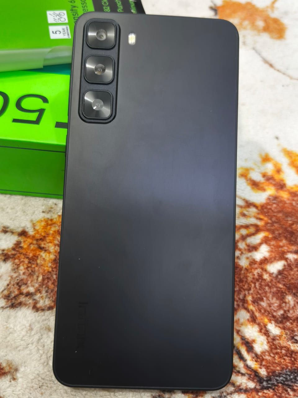 سلام عليكم انفنكس هوت50 برو 
ذاكرة 256 عشوائية16 
السعر مع التوصيل 145 
***********
