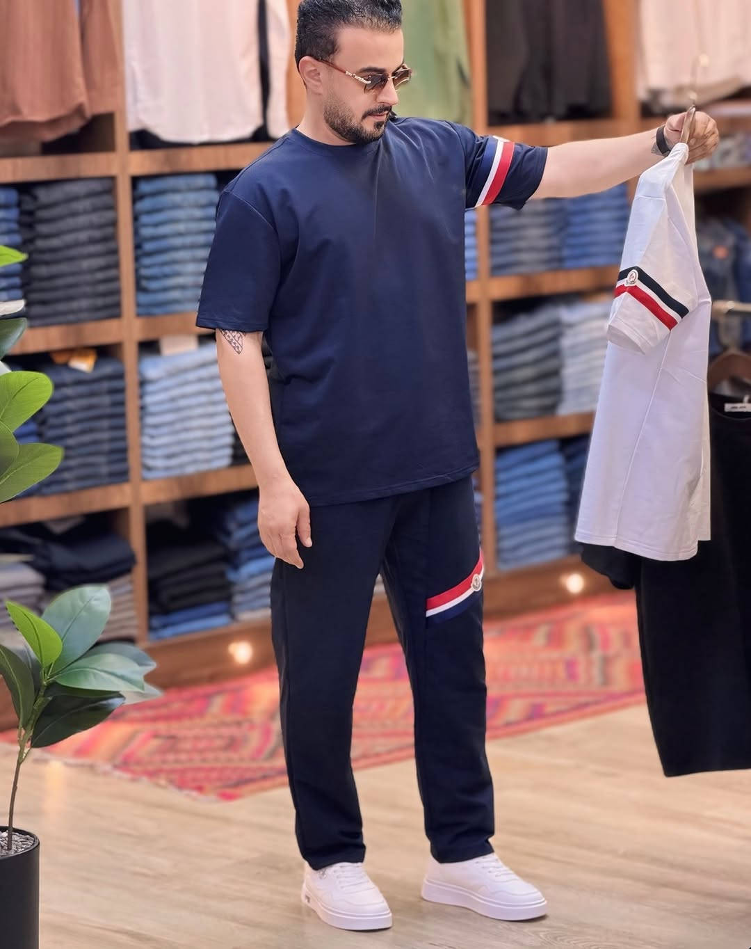 ✨ Rezhwan✨
👔 لەگەڵ ئێمە شیک پۆش و براند پۆش بە 🛍️
📍 ناونیشان: سلێمانی - ناوبازار - تەلاری نەقیب - دکان ژمارە 61-62
🔶 العنوان: سليمانية - عمارة نقيب - رقم محل 61-62
🚖 گەیاندنمان هەیە بۆ هەموو عێراق 🚖
توصيل متوفر لكافة محافظات العراق 🚕
📞 پەیوەندی / للاتصال:
***********
***********
