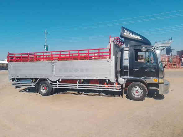 السلام عليكم
انكر 80 سوبر سته وربع بلاد مكينه استندر كير اكسل مكفولات كفاله عامه زوج تانكيات تخم تاير بالكارتون رقم نجف موديل 98 سنويه لل27 حره مداور ثاني يوم  سياره مال جناي متعوب عليها برغي ما ناقصها بوجهك للشارع للاستفسار الاتصال على الرقم 
***********
***********
