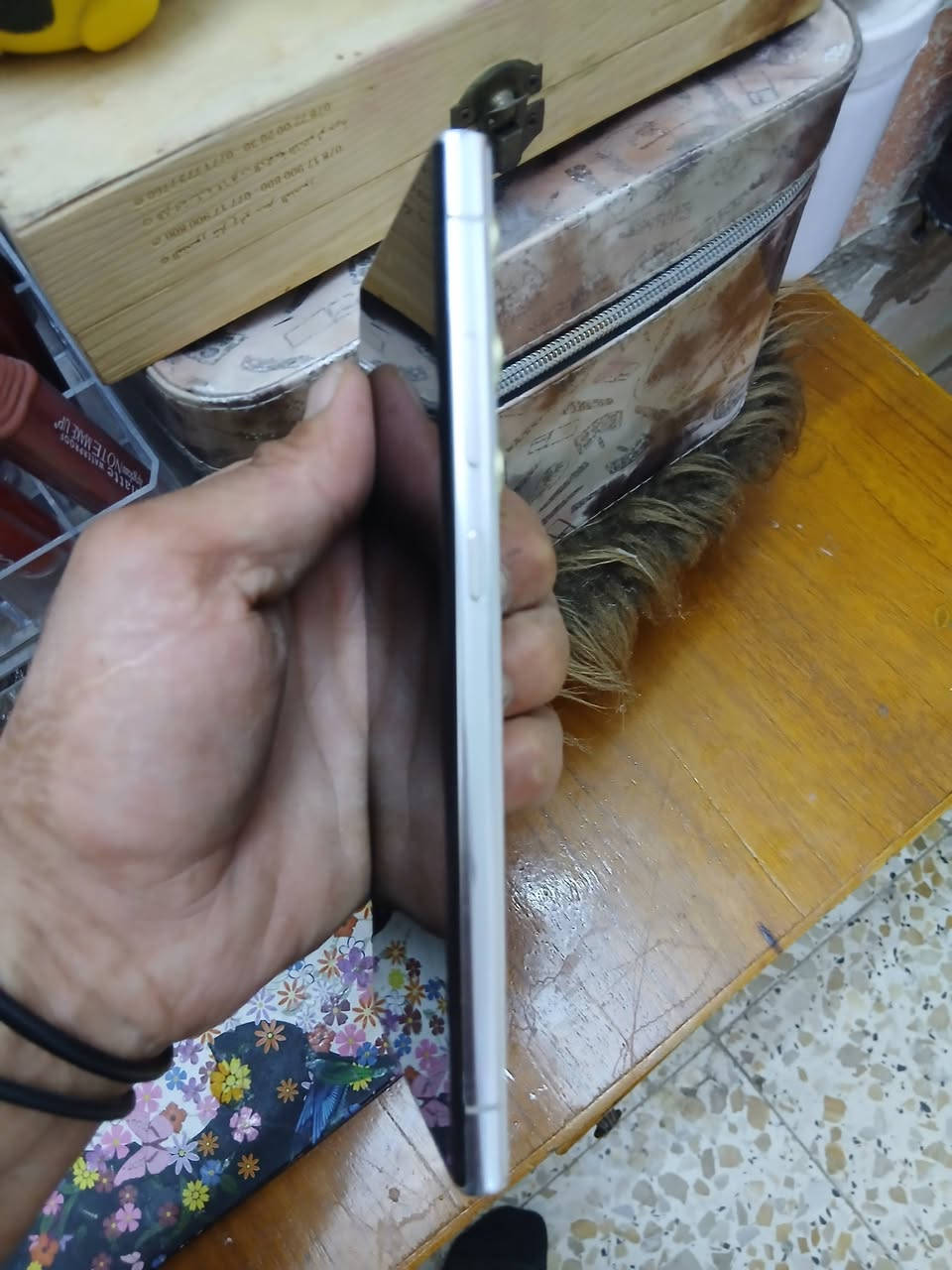 سلام عليكم جهاز اس 23 الترا جهاز لوك مال بيه الله شاهد جهاز خير من الله كله بلادي اي قطعه ممبدل بيه تجي تفحص وين ميعجبك كله شغال اي نقص مابيه وياه ثنين حافضات وكيبل شحن مكان فلكة حي نصر  سعره 750 وبيه مجال حك جيه رقمي يتوفر واتس اب او تصال ***********
