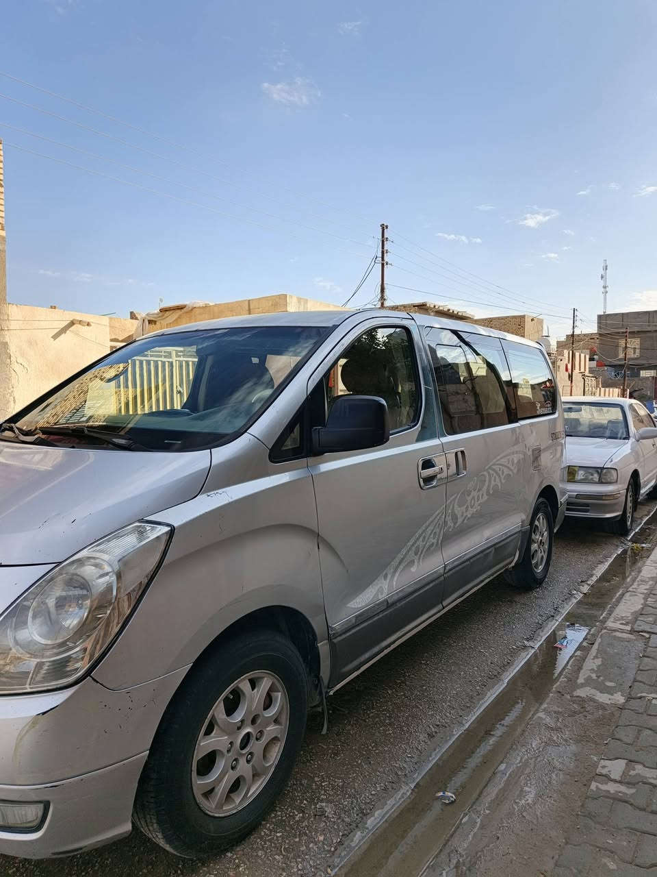 ستاركس 2009 مفتوح بيها تبديل جنطه وباب سلايت واحد وموجود الباب لليريده بصره مشروع وطني ***********
