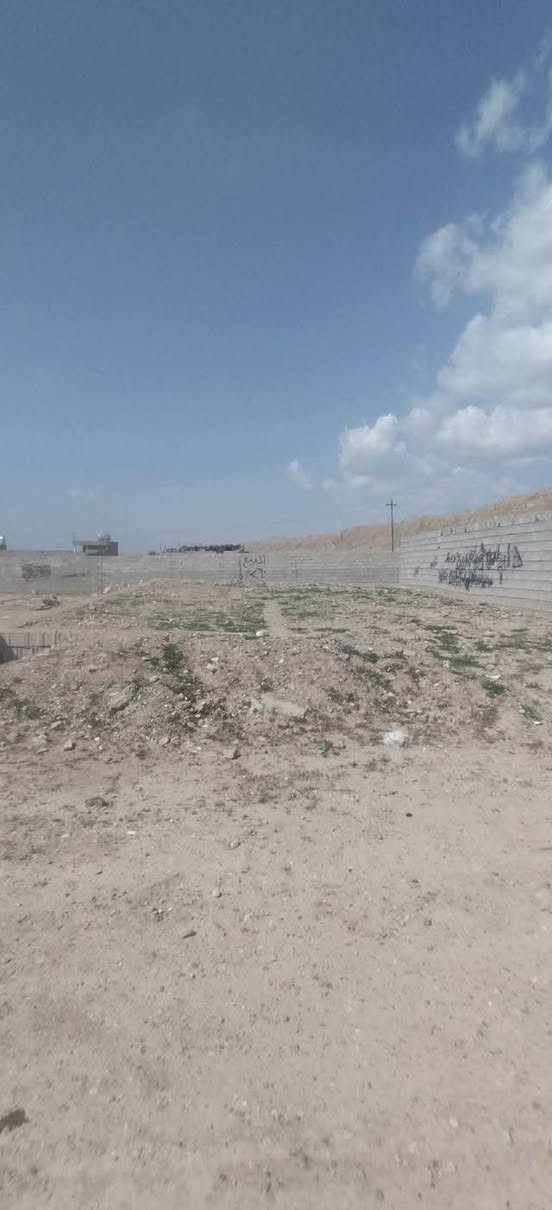 کوردی ــ عربي
﷽
🏡 ئەساسێکی خانوو بۆ فرۆشتن
📍 شوێن: نزیک مزگوتی قازی محەمەد
🔹 رووبەری: 200 مەتر
🔹 تەنها ئەساسە (بەبێ دروستکراوی تەواو)
🔹 نرخێکی گونجاوی هەیە
🔹 معاملەی  هەیە
هەلێکی باشە بۆ ئەوانەی دەیانەوێت خانووی خۆیان دروست بکەن لە شوێنێکی باش و نزیک خزمەتگوزارییەکان.
ئاو کارەبا و نزیکی مزگەوت

📞 بۆ زانیاری زیاتر و پەیوەندی:
تکایە پەیوەندی بکەن بە موبایل.
***********
🌐 هەروەها دەتوانن سەردانی سایتی سیرین بۆ عەقارات بکەن بۆ بینینی عەروضی زیاتر.
https://witty-sparrow-103b49n.mystrikingly.com
ــــــــــــــــــــــــــــــ
﷽
🏡 أساس منزل للبيع
📍 الموقع: بالقرب من جامع القاضي محمد
🔹 المساحة: 200 متر مربع
🔹 المعروض هو أساس فقط
🔹 بسعر مناسب
🔹 مع معاملة
فرصة جيدة لمن يرغب ببناء منزل في موقع مناسب وقريب من الخدمات.
ماء کهرباء قریب علی جامع

📞 للاستفسار والتواصل:
يرجى الاتصال على رقم الهاتف.
***********
🌐 ويمكنكم أيضاً زيارة موقع سيرين للعقارات لمشاهدة المزيد من العروض.
https://witty-sparrow-103b49n.mystrikingly.com
