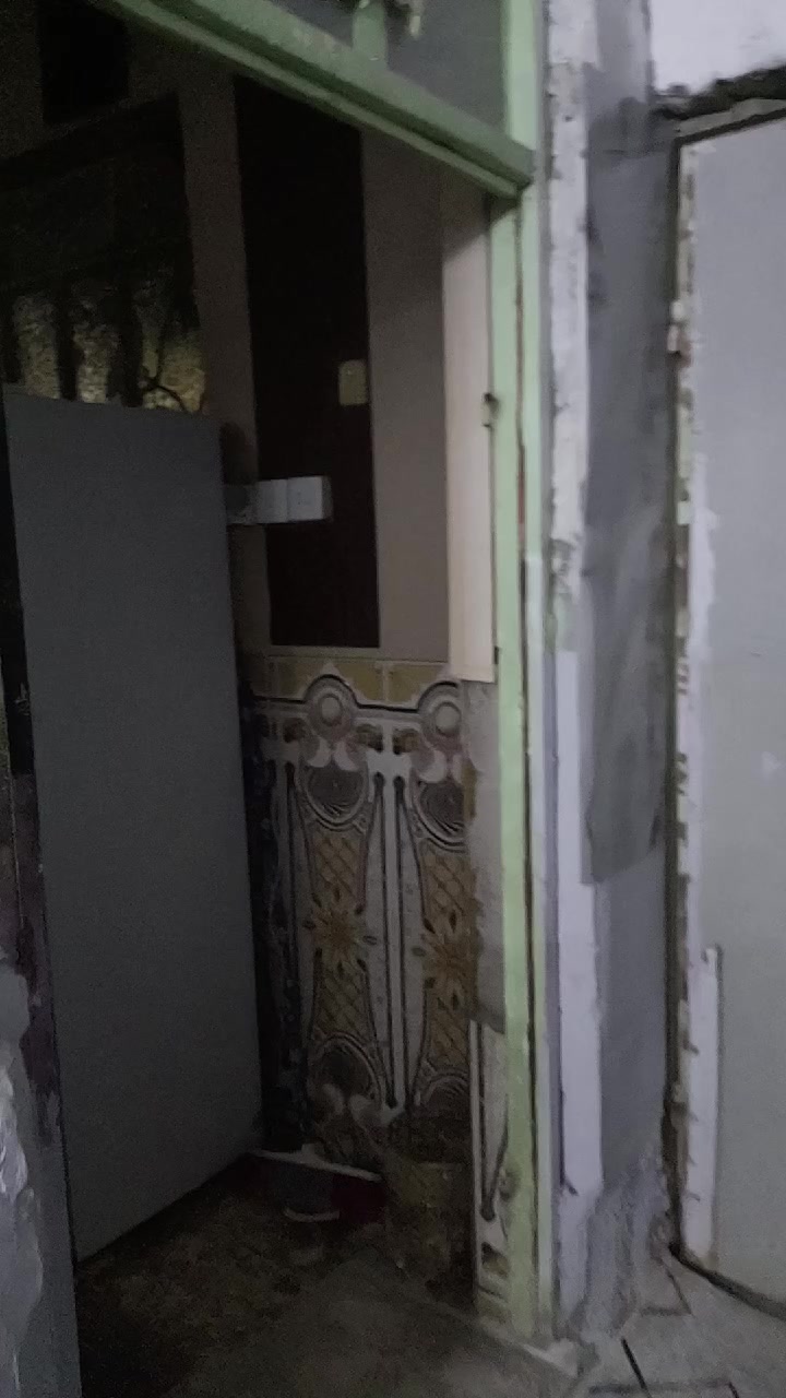 للبيع بيت طابقين بي غرفتين 
الطابق الول استقبال وممر ومطبخ  وغرفه ومنور وتخريج الطبق ثاني صاله بكد المطبخ وغرفه وحمام وتوليت علوه الفحل شارع الفلل


**إذا كنت صاحب هذا الإعلان وتريد حذفه لأي سبب، رجاءا أرسل رسالة إلى الدعم الفني**