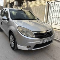 رينو سانديرو 2012 محرك 1600 كير اوتماتيك ماشيه 94 الف بيها رشات بسيطه ...