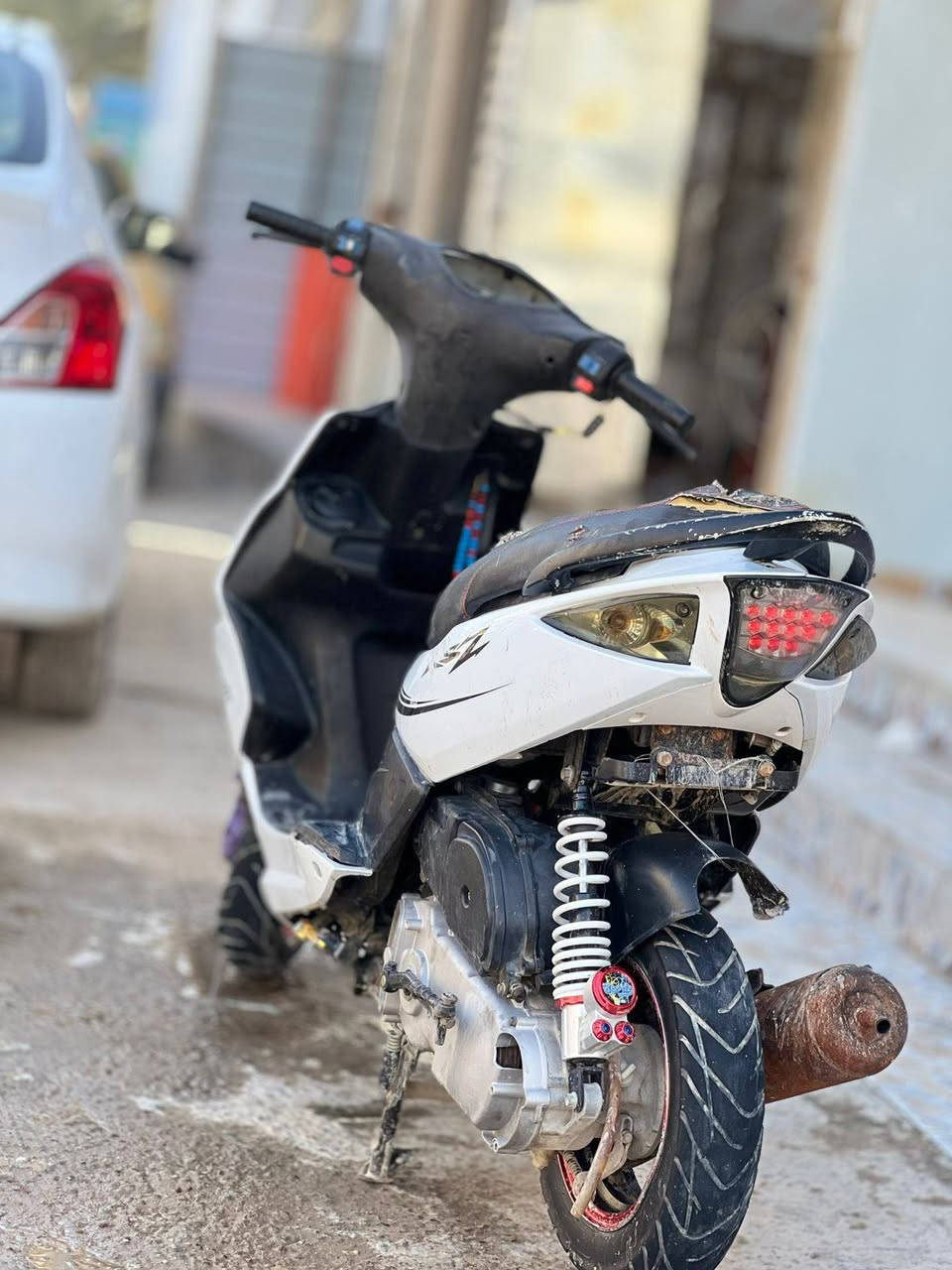 سلام عليكم دراجه ماكس ثعلب للبيع دراجه نضيفه مابيه شي بس نقصهه سلف وعداد والأشاير موجودات المحرك مامفتوح نضيف كهربائياته شغاله 
السعر خاص....؟  
المكان / كوفه شارع المطار القديم 
الاستفسار / ***********
❤❤
