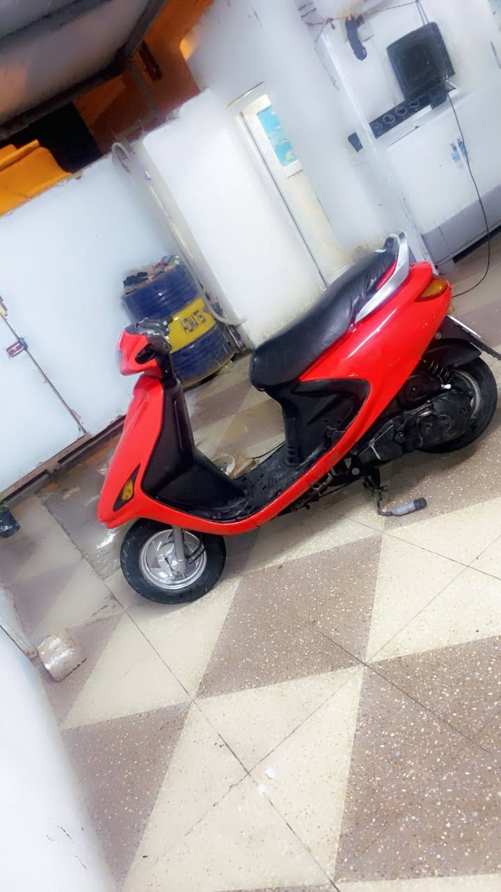 دراجه فراشه البيع دراجه نضيفه وحلوه دراجه كامله مناقصه شي دراجه أحله من صوره شاهد الله سعره 375بيه مجال  مكانه ديوانيه للاتصال على الرقم ***********
