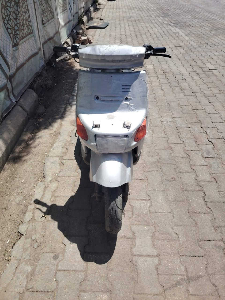 السلام عليكم دراجه 60 بيكم السعر 300 محرك جديد دراجه شغاله نضيفه للاستفسار اتصل عليه ‏‪***********‬‏
