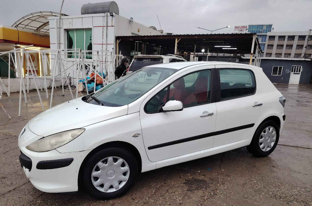 بیجۆ ٢٠٠٦ فرۆشتنی خێرا 
گێڕو مەکینەی بەشەرتە
ساردیو گەرمی
تایەی تازەیە
بێ تەقەو ڕەقە یە
ئاڕمی پلاستیکی سلێمانییەسەنویشی لەگەڵایە
بایی 38 گەڵایە قفڵی
لە سلێمانییە ژت***********
ژت*********** السليمانية, العراق
