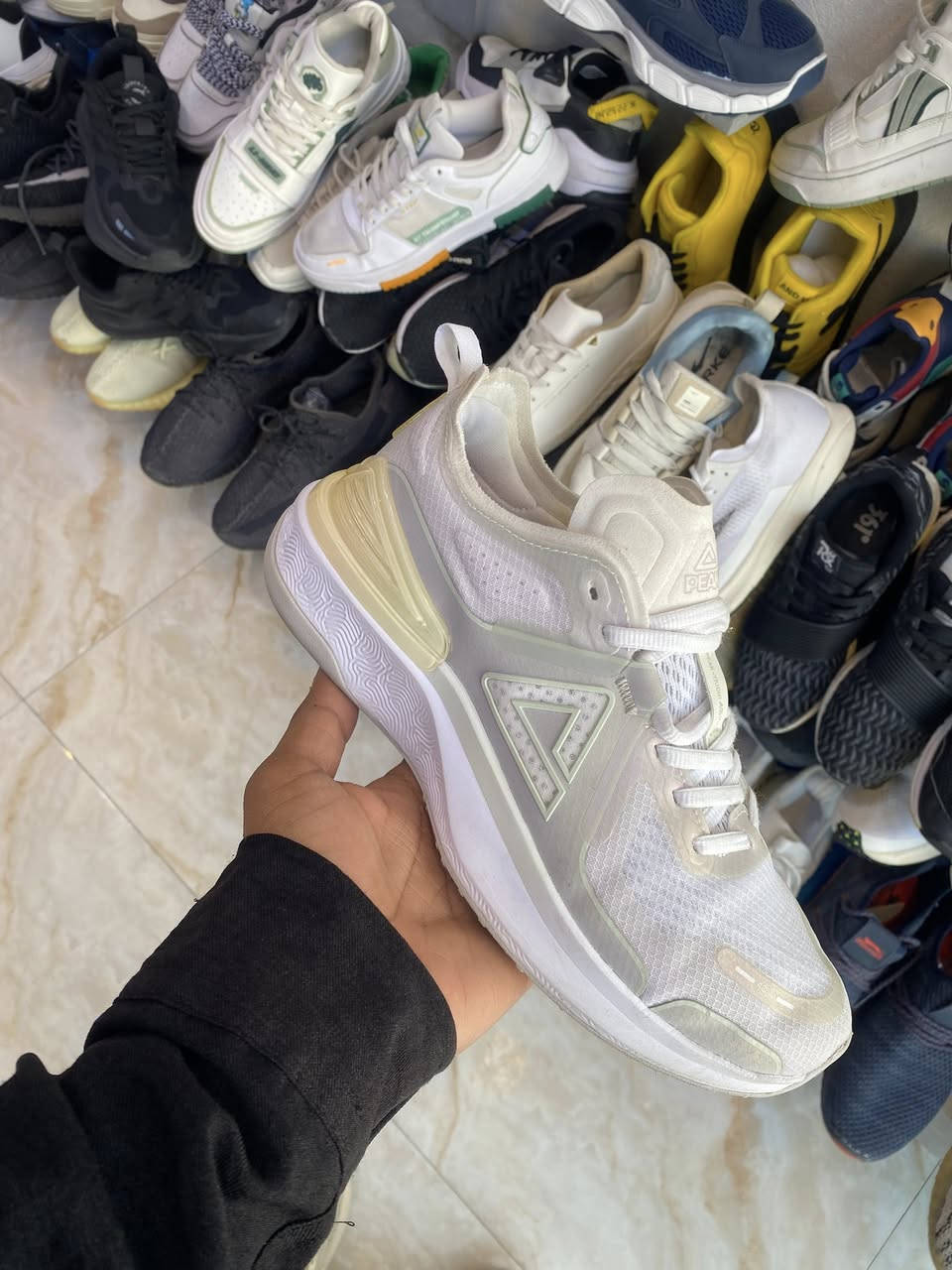 شلعه  130 قطعة ✅ القطعه  ب7الاف / للأستفسار-***********
