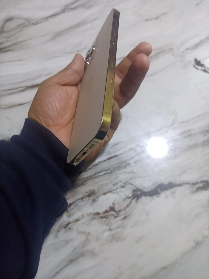 سلام وعليكم ايفون12برو ماكس ذ265 بطاريه87 تلفون بلادي مامفتوح ابد فقط بي شخص بلشاشه مايصرف شحن نهائين تلفون مامستخدم هواي مشحون855مرهً فقط كلشي شغال وتلفون نضيف بمعنه لكلمه ويا ملحقاته كارتون سماعات شاحنه مكاني البصره القبله *********** السعر 400قفل مابي اي مجال
