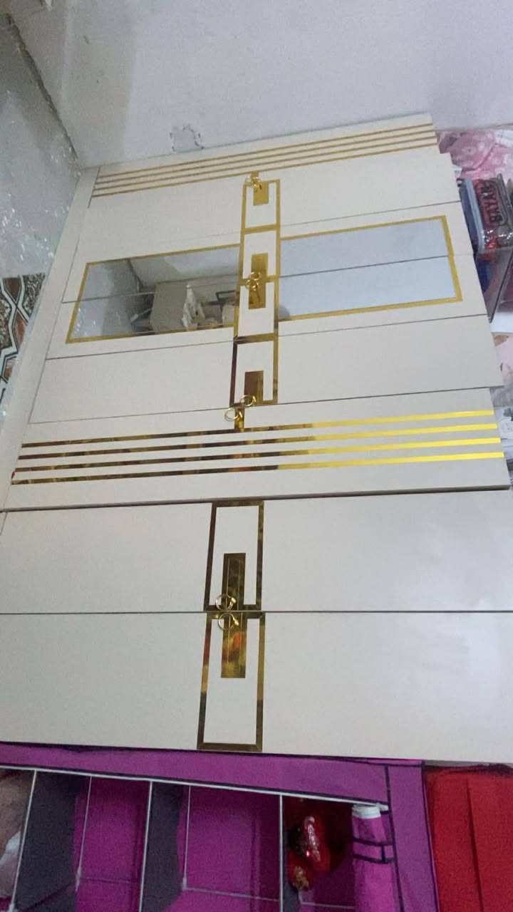 السلام عليكم
اخوان غرفه تركيه مستعمله شهرين بعدهي نضيفه الله شاهد
9قطع وبعد مرايه عاموديه وياها مامصورها مكان قرب جامع التقوى السعر 800
 *********** تصال
