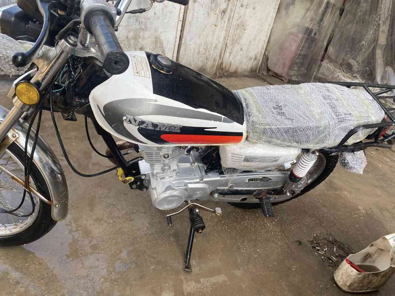 سلا عليكم
دراجه 4 كير نامه امتيااز موديل 24  اوراق اصولي مبدل فقط ولفات دراجه ناعمه وحلوه ومرتبه 
مكاني مسيب ***********
