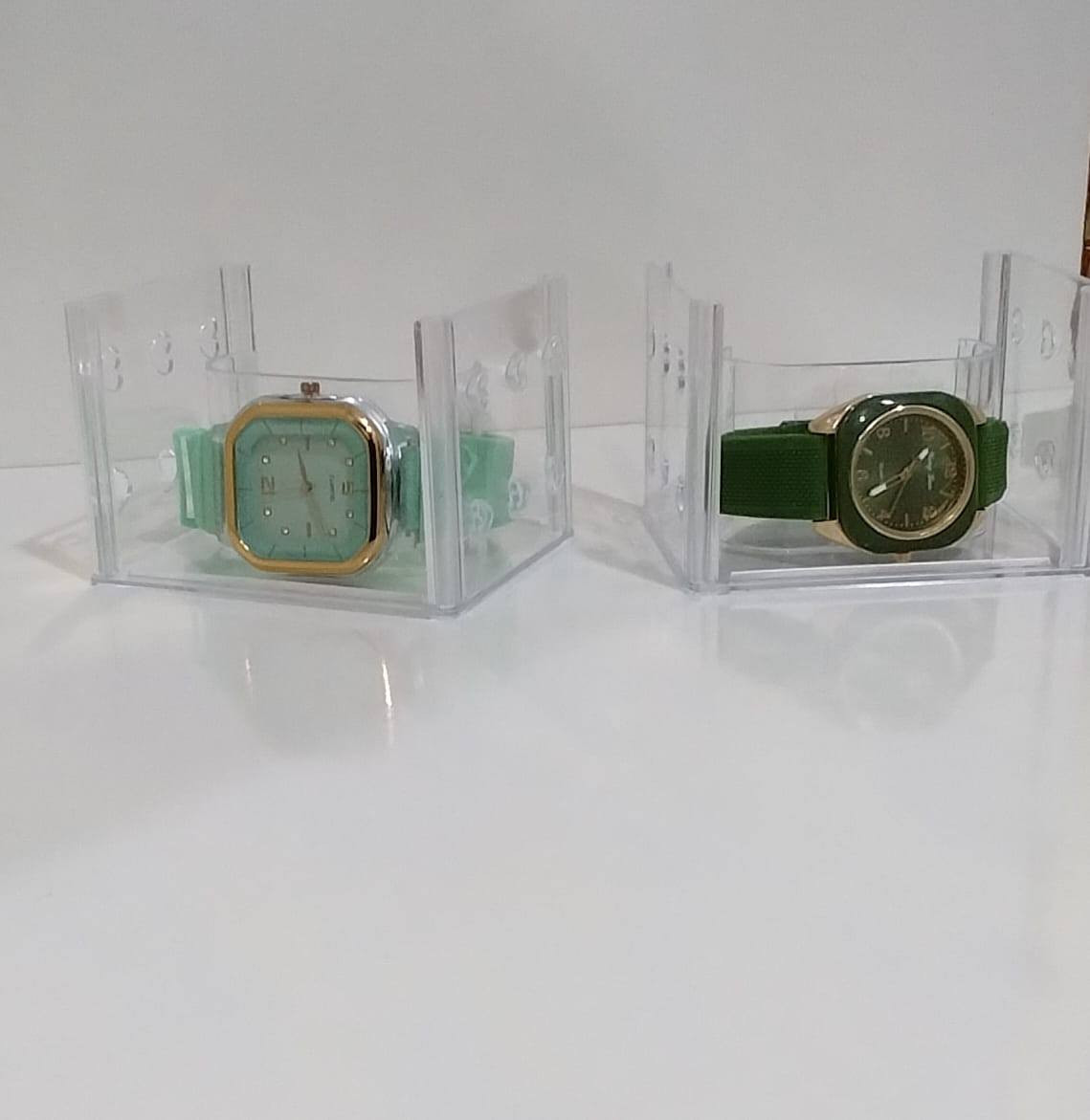 العنوان: الأناقة ليست مجرد وقت، بل تفاصيل تختارها بعناية! ✨
​تألقي بلمسة عصرية مع تشكيلتنا الجديدة من الساعات تجمع بين الفخامة والراحة بفضل أحزمتها الناعمة وألوانها التي تحاكي ذوقك الرفيع. سواء كنتِ تحبين الألوان الهادئة أو الجريئة، لدينا ما يكمل إطلالتك.
السعر/٣٥٠٠ فقط
العنوان/الخالص/شويخيرات الحديقة 
قرب صالون الريماس
يوجد لدينا خدمة توصيل
داخل القضاء/١٠٠٠
المناطق المجاورة/٢٠٠٠
القرى/٣٠٠٠


**إذا كنت صاحب هذا الإعلان وتريد حذفه لأي سبب، رجاءا أرسل رسالة إلى الدعم الفني**