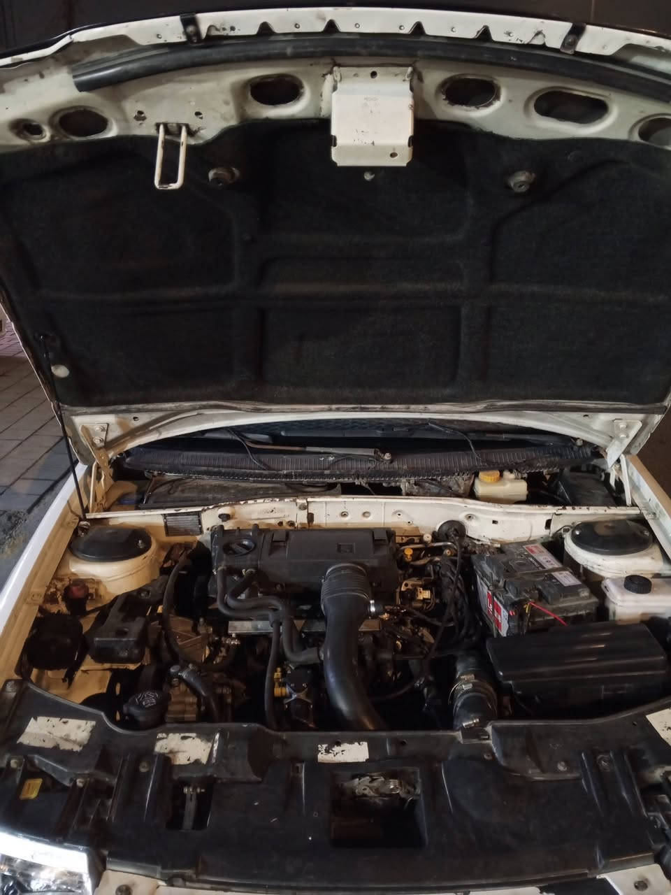 سلام عليكم سمند مديل 2010 سياره نضيفه مصروف عليه صدر جديد دوشمه جديده تايرات نضيفات  بيه طخه بالچاملغ الخلفي صبغ نصه مباوك رقم ديالى الدولي سنويه ل29 السعر 40وبيه مجال بسيط للاستفسار ***********
