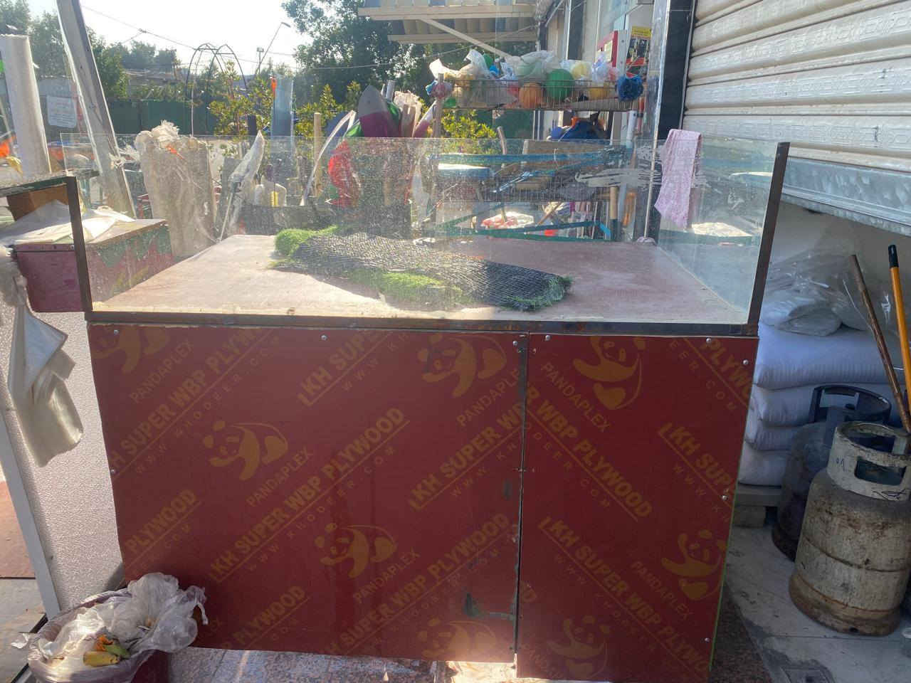 سلام عليكم ميز عدد2 للبيع عنوان مدينه صدر ***********
