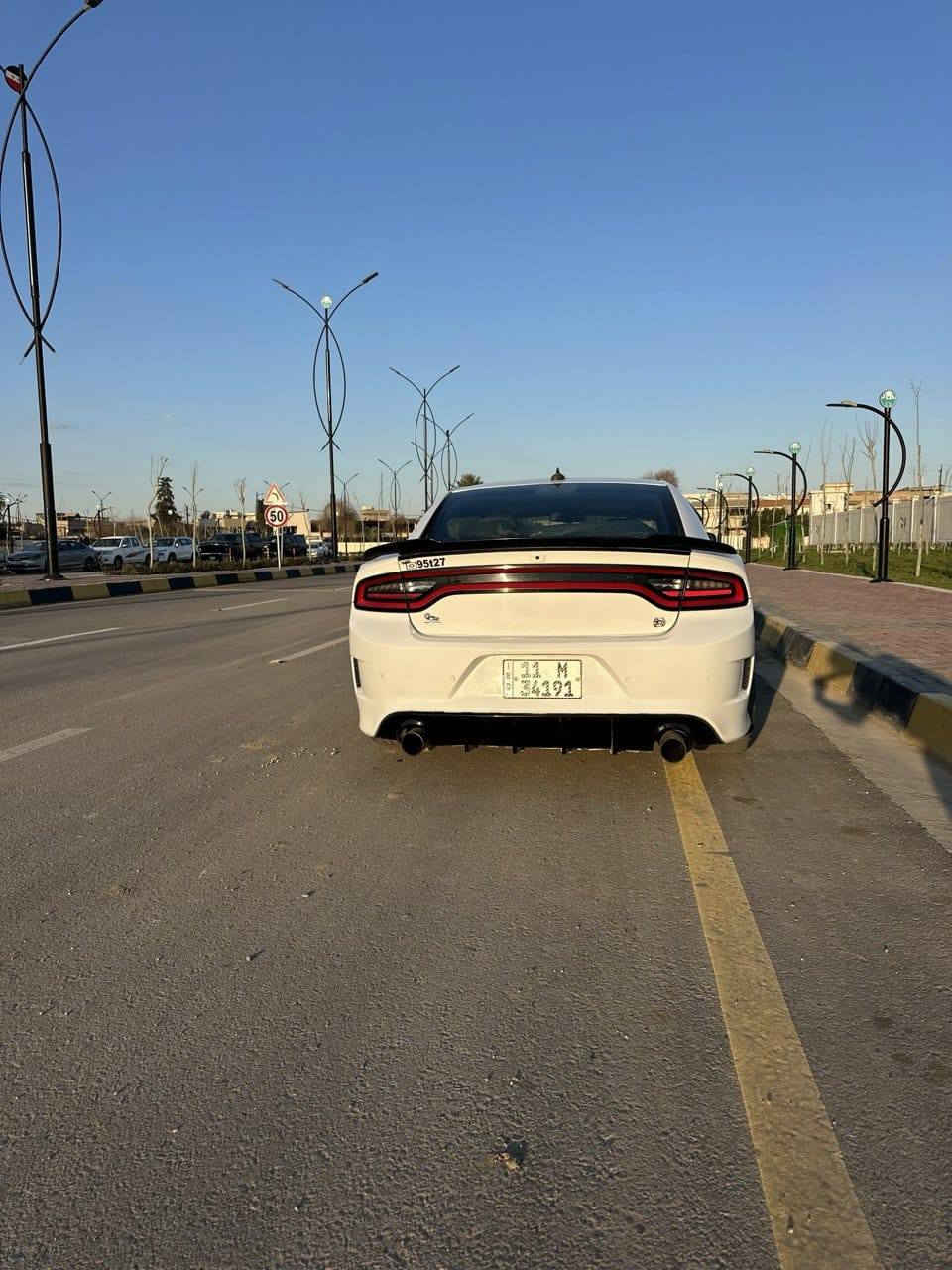 السلام عليكم جارجر ارتي 5700 ابيض سنويه بسمي سياره جاهزه بدون نقص موديل 15الضرر قطعتين جاملق امامي نص جاملق  خلفي شاشه جبيره كامره عليها برمجه مصطفى كزوز ٣ انج صوت رعب بر مجه طلقات فصله   السعر ١٨٠ وبيها مجال المكان موصل
واتس اب ***********
