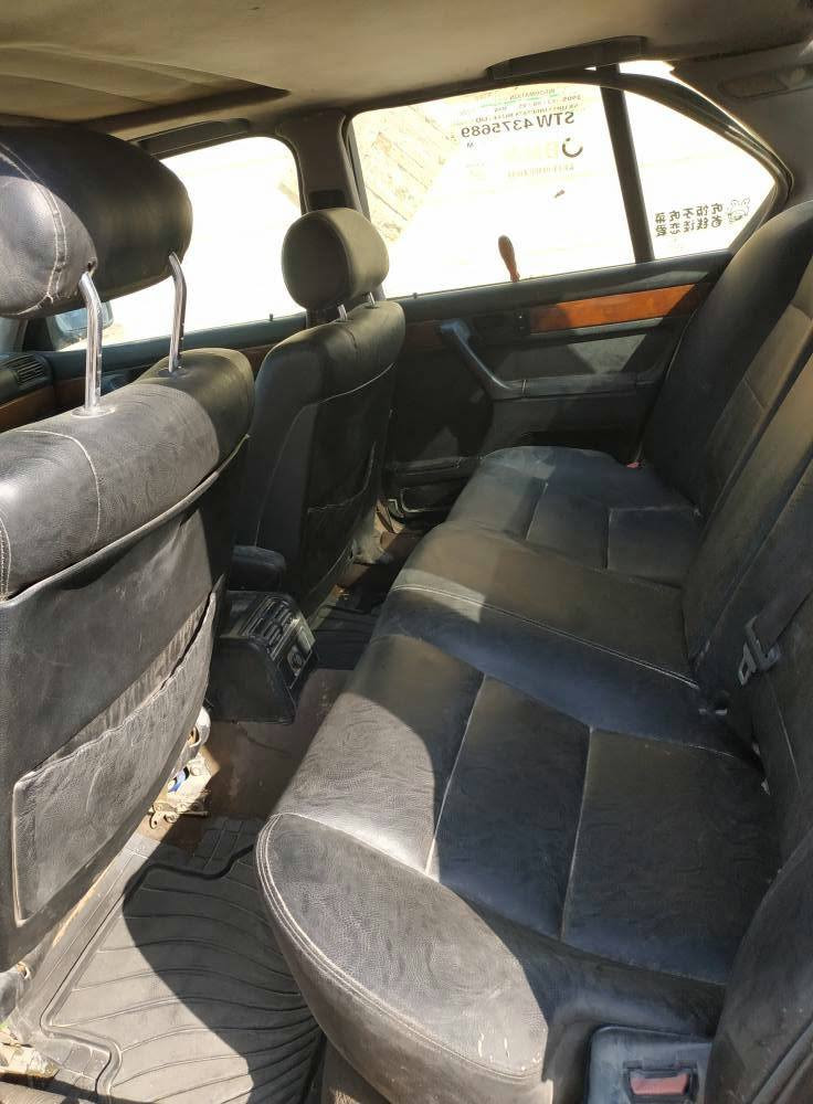 السلام عليكم
بي ام دبليو 735 موديل 1991 السعر 15 ورقه 
***********
