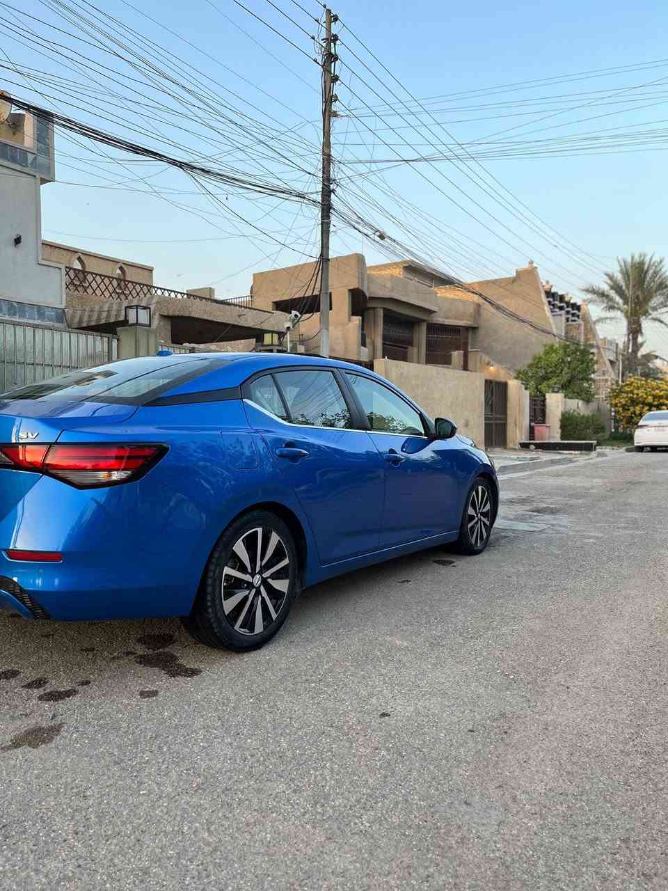سلام عليكم 
نيسان سنترا sv موديل ٢٠٢١
ماشية ٦٣٠٠٠ ميل 
رقم اربيل بأسمي تحويل او وكالة 
السيارة فول مواصفات 
بصمة 
فتحة سقف 
رادرات امامي خلفي
توقف ذاتي 
كشنات جلد 
داخل لونين بيجي واسود بلاد 
السيارة حادثة جاملغ وبنيد مبدلات نفس اللون 
صارت بيه طخة بلعراق بلجاملغ الخلفي الايسر وصار بيه بارد خفيف 
السيارة معروضه ب130$


**إذا كنت صاحب هذا الإعلان وتريد حذفه لأي سبب، رجاءا أرسل رسالة إلى الدعم الفني**