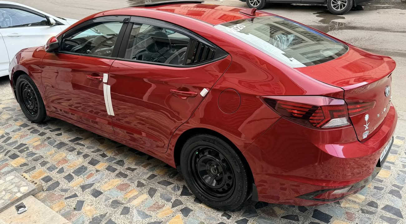 السلام عليكم عندي النترا ٢٠٢٠ رقم بغداد الدولي جديد
سنويه وأرقام وهزه كله جديد بسمي تحويل ثاني يوم سياره جديده بمعنى الكلمه وجاهزه مابيها اي نقص ماشيه ٨٨ الف كيلو فقط محرك ٢٠٠٠ دوش ممفتوح بلادي حادثها فقط بنيد سطحي بدون دواخل بسيط وبيها بل عراق مكانين كلير اثر طخه فقط 
والباقي مكفول كله كير At المرغوب 
سياره فوووول مواصفات ١/١ 
فتحه سلايد 
بصمه تشغيل + بصمه ابواب 
تحكمات فول 
رادار جانبي 
تحديد مسار 
مانع انزلاق 
اي بي اس 
ايكو 
شاشه عرض عطلات 
شاشه كاربلاي 
كأمره دواره 
اشاير بل مري 
لد امامي 
محرك ٢٠٠٠ دوش 
تخم تاير 
حداديه جديده 
سياره جديده ومابيها نقص 
مكان السياره بغداد 
عارضها ب ١٣٢ وبيها مجال للشراي 
وهذا رقمي 
***********
