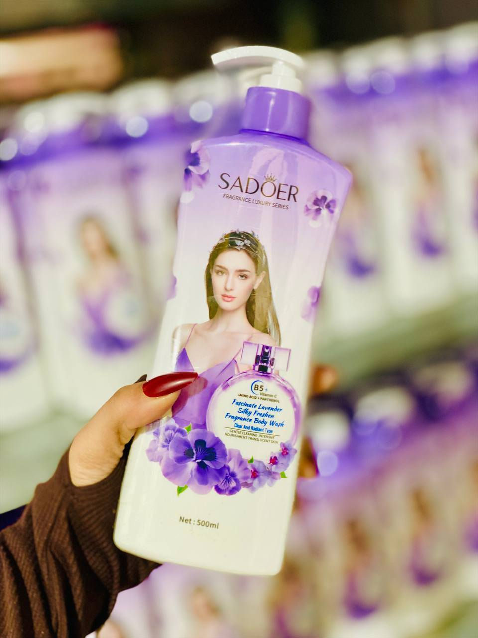 ✨💜 غسول سادور البنفسجي بالورد 💜✨
💧 ينظف ويترك البشرة ناعمة وعبق الورد يدوم طوال اليوم 🌹

📩 احجزي هسه!
#سادور #غسول_جسم #عناية_بالبشرة #بشرة_ناعمة #BodyWash #SkinCare #SoftSkin #LuxuryBath #DailyCare #Fragrance


**إذا كنت صاحب هذا الإعلان وتريد حذفه لأي سبب، رجاءا أرسل رسالة إلى الدعم الفني**