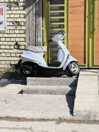 دراجه منت للبيع الدراجه بالفلين نقصها بس شوته السعر 400 مكان بغداد الش...