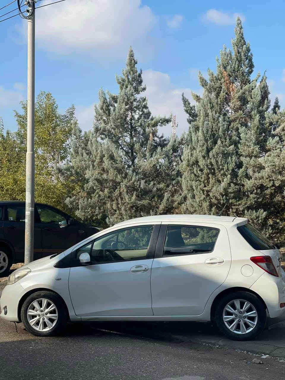 Yaris 2014
گێڕومەکینەو تەقەورەقەو بەشەرت
رەقەم و سەنەوی و ژینگەی نوێیە
2 پارچەو نیوی بۆیاغە پێشی کەپسە جەمپێکی کەمی پشتی ھەیە
نرخ:92 مەجالەکی زۆرکەم
ژ.م:*********** أربيل, العراق
