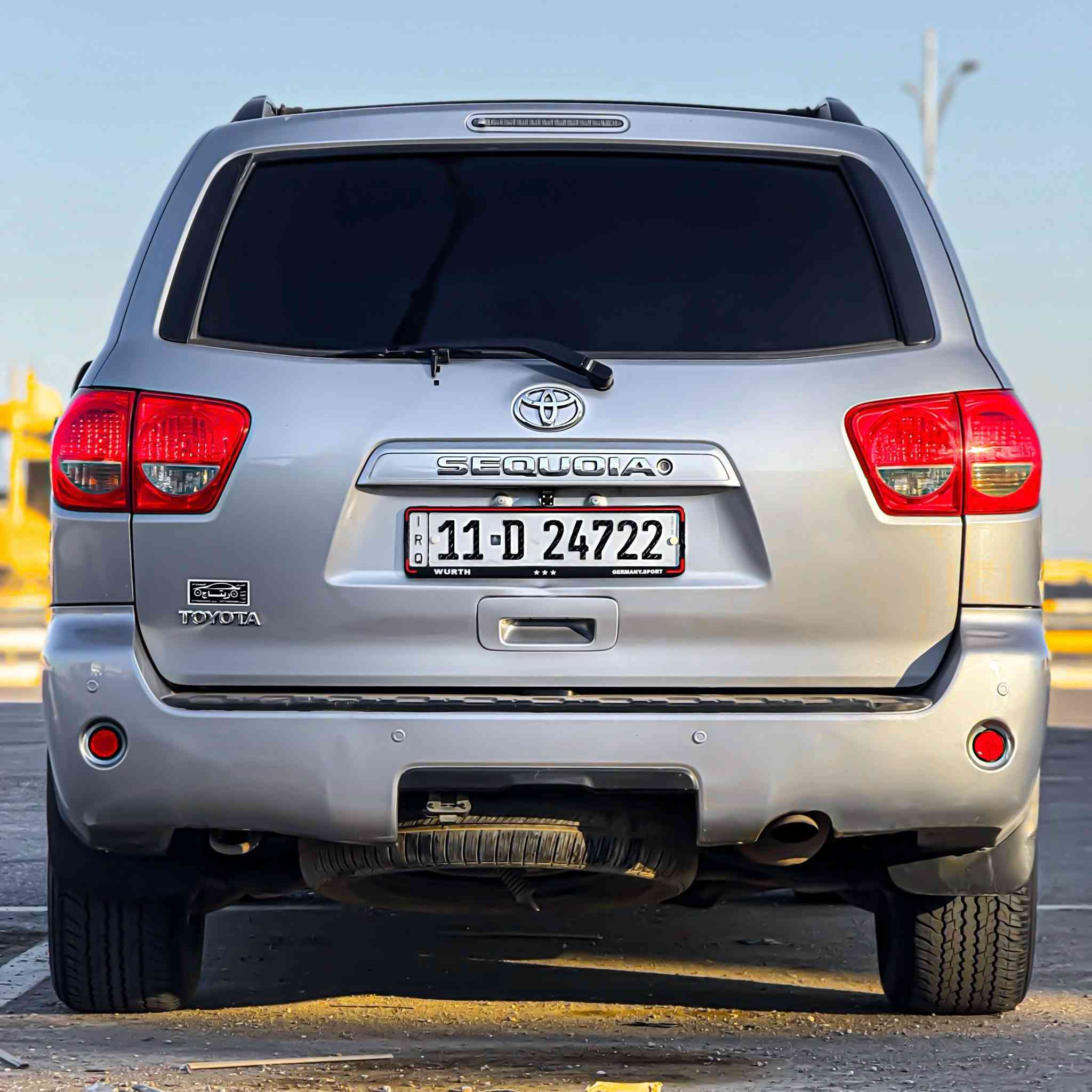 السلام عليكم من رخصت الأدمن المحترم....
صلوا على الحبيب محمد 😍😍😍...
TOYOTA SEQUOIA 2009 SR5
للبيع او المراوس تويوتا لاندكروزر سيكويا موديل 2009 فئة SR5 أمريكي ثلاث قطع صبغ فقط بدووون دواخل او ايرباك  بعدها على وضع الوكالة السيارة جديدة جدااا بحالة الشركة جاهزة من كلشي كير مكينة حدادية تبريد ثلج ❄️ تدفئة كلشي جاهز وشغال موااصفات السيارة فووول مواصفات 1/1 SR5 عدا الفتحه ..........
مكينة من نوع (FORCE i((4.7L)..
كراسي جلد+تدفئة.
كراسي كهرباء.
7 راكب.
3 قطع تبريد ((منفصل)).
نضام تبريد CLIMATA ثلاث قطع.
نضام APS.
نضام Cruise Speed ((مثبت سرعة)).
شاشة كبيرة((نضام APPLE CAR PLAY+B-T+Wi-Fi)).
منافذ ((USB+USB-C)).
شاحن متنقل خلفي.
وبعد بيهاا هواااي مواصفات السيارة جاهزة وكاملة 100% من جميع النواحي بعدها بحالة الوكالة ماشية(160) الف وبل اضافة عليها طبقة حماية ((نانو سيراميك)) مع الضمان رقم بغداد دولي سنوية ((2030)) تتحول في كافة محافظات العراق السعررررر ((١٧٣)) وبيهاااا مجااااال....❤️
للأستفسار:***********
